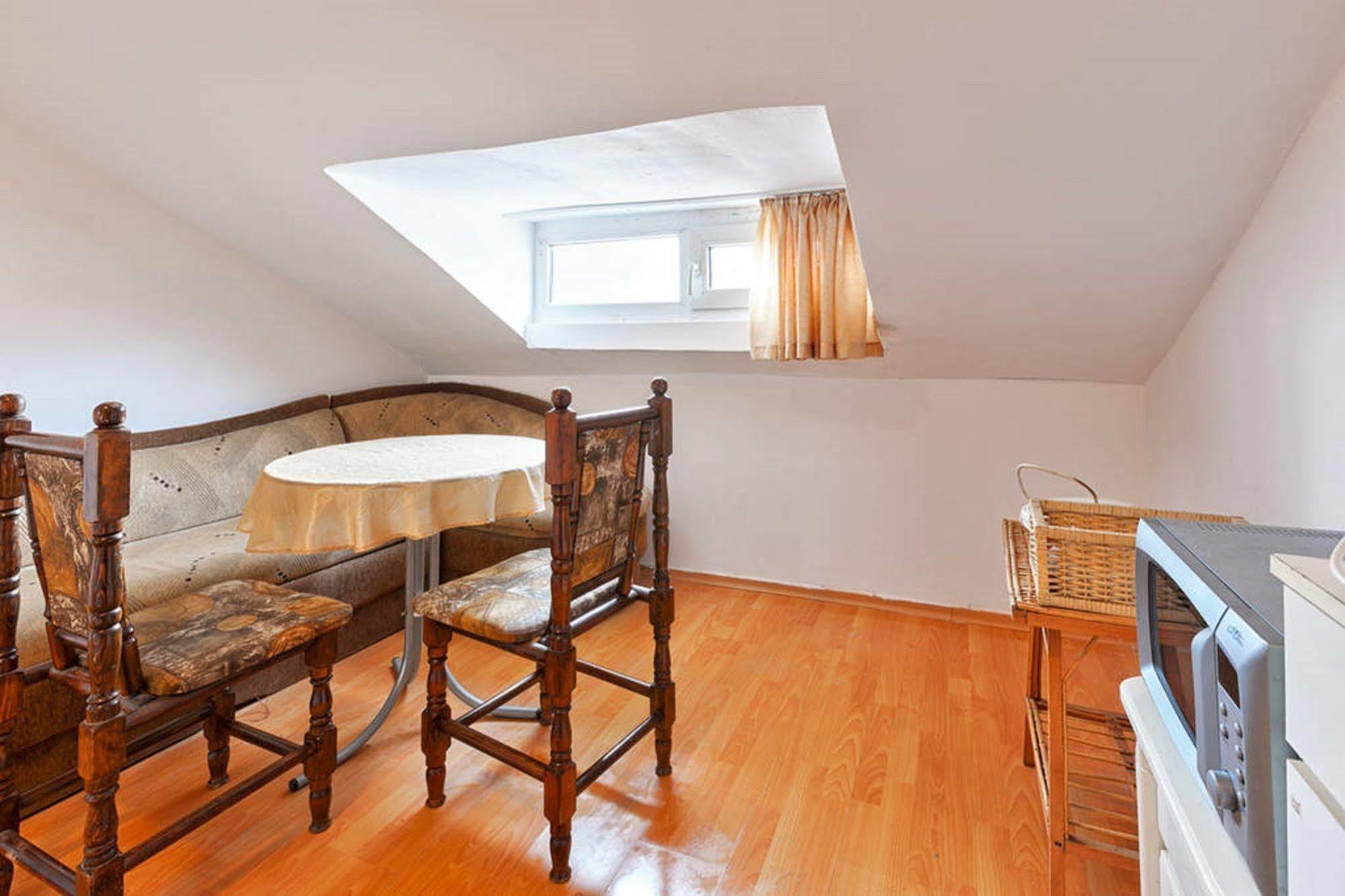 Samuil Apartment *